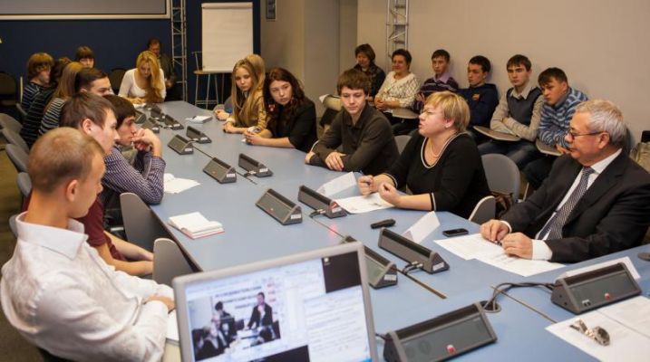 Пермским школьникам рассказали о нанотехнологиях и фотонике