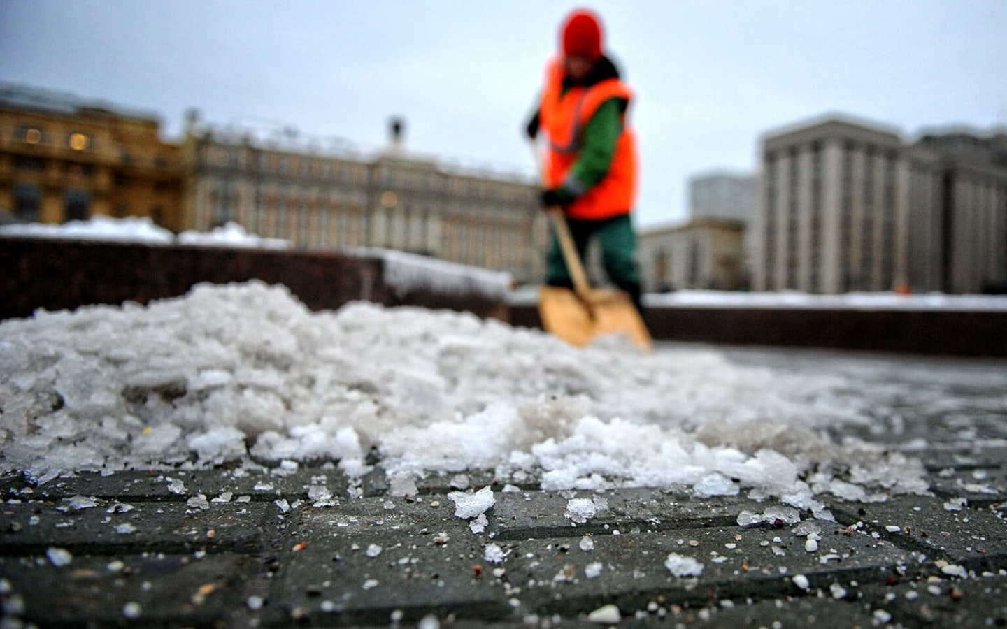 Противогололедные реагенты: как защитить обувь, лапки собак и землю –  рассказывают ученые ПНИПУ и Пермского института ФСИН